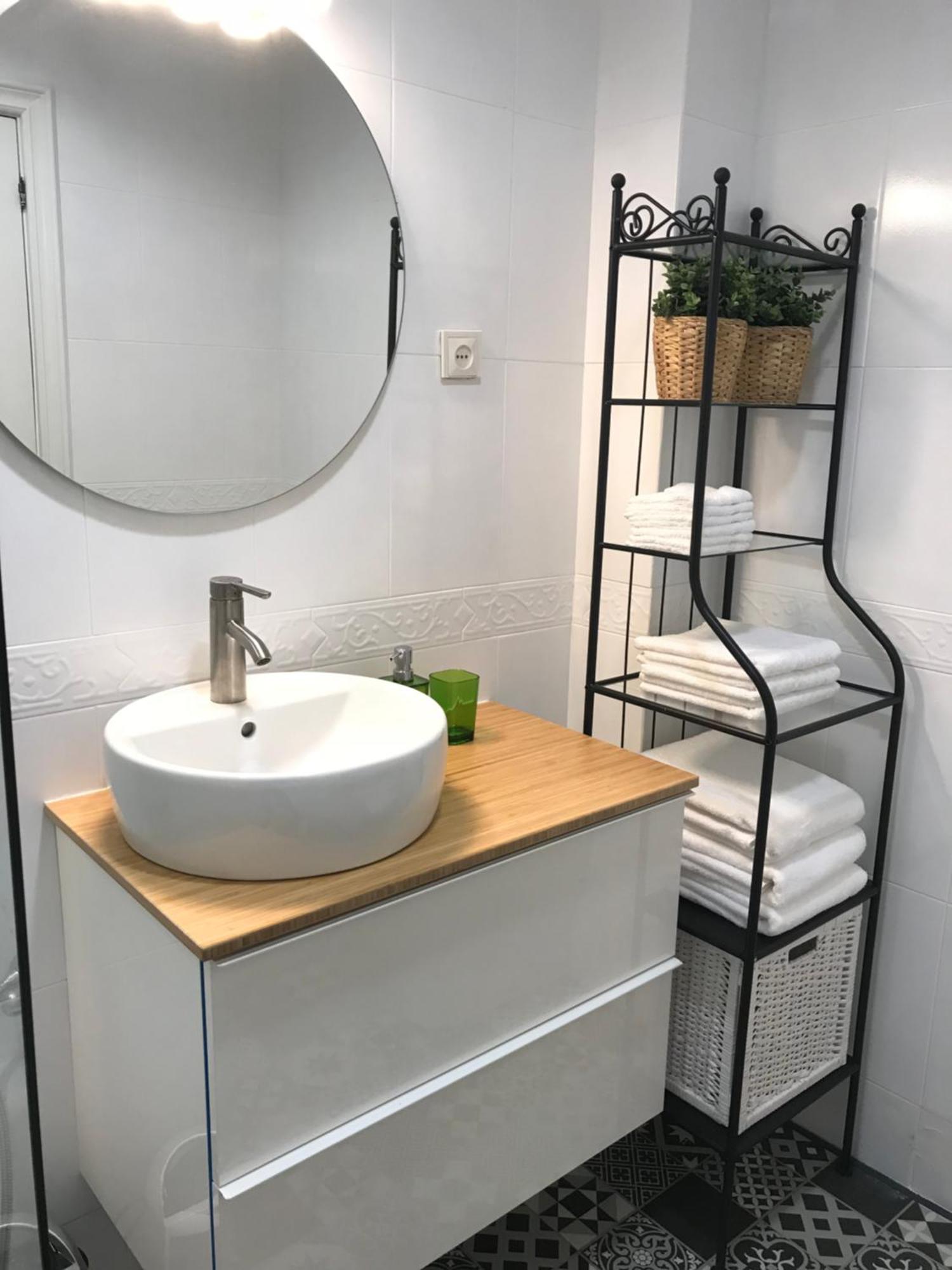 Ferienwohnung Fika Flat Casco Viejo Parking 15Euro X Dia Bilbao Exterior foto